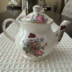 Floral Ceramic Teapot with Lid